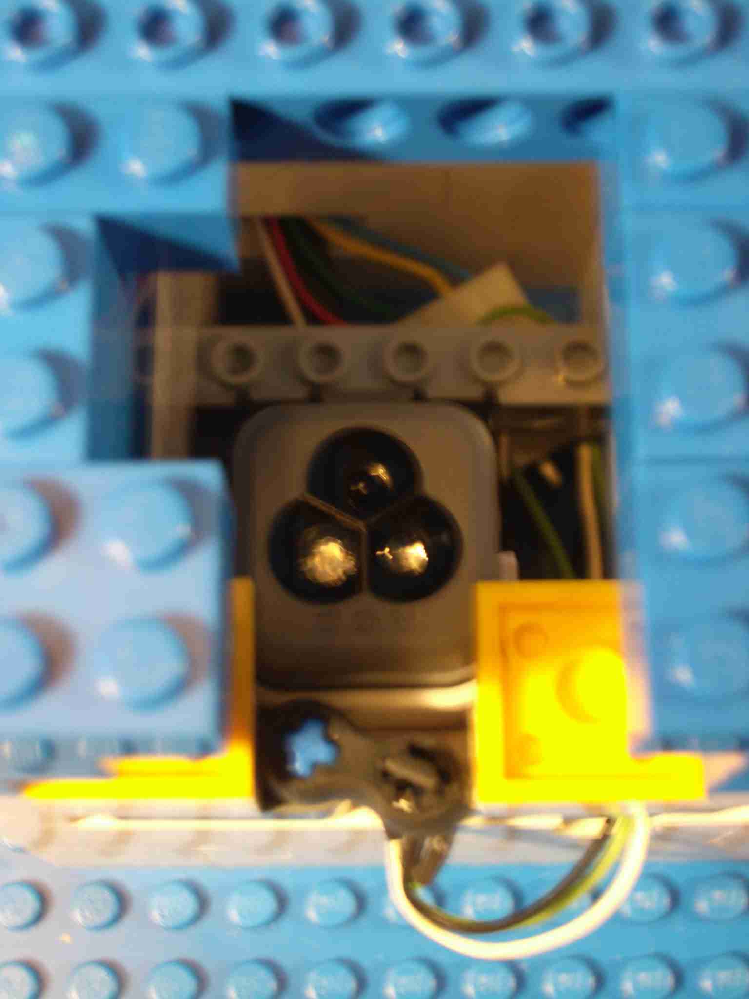 Foto Diseña Sensor RFID para LEGO Mindstorm NXT 1883