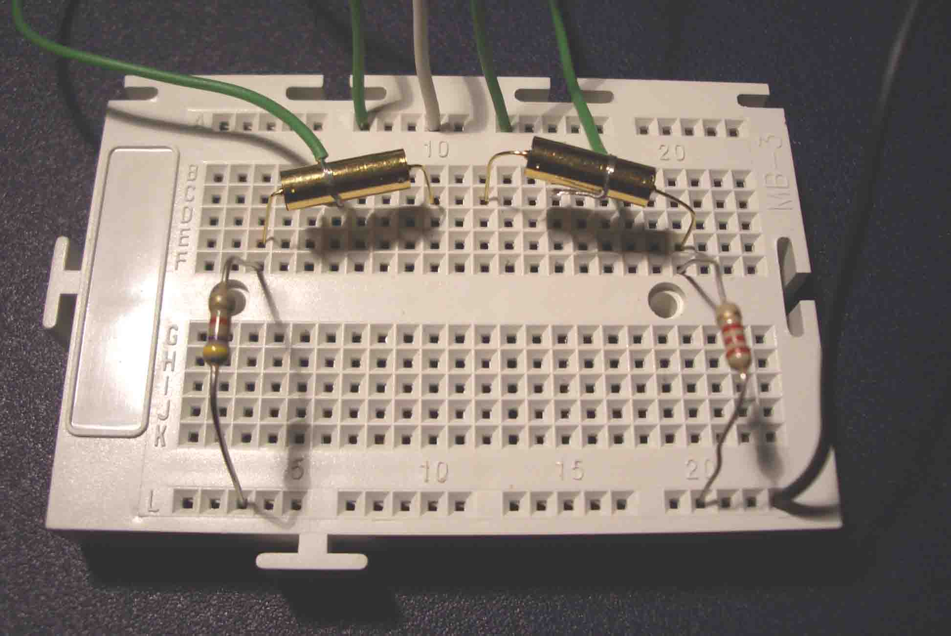 Foto 2 inclinometros y resistencias LEGO Mindstorm NXT c1570