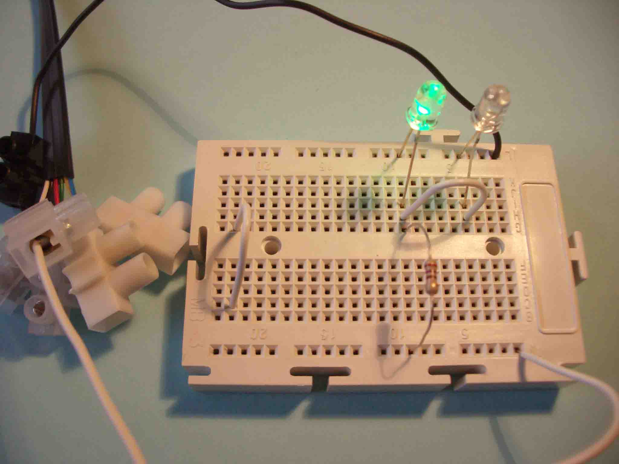 Foto Montaje 2 LED puerto A LEGO Mindstorm NXT c1576