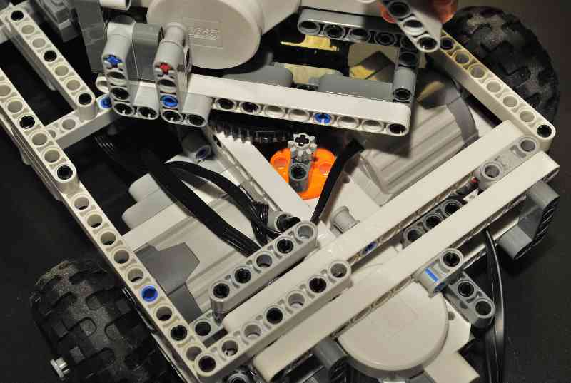 Tanque lanzabolas con Nunchuk para LEGO Mindstorm NXT